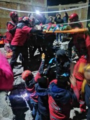 Anne ve iki kızı 66 saat sonra kurtarıldı