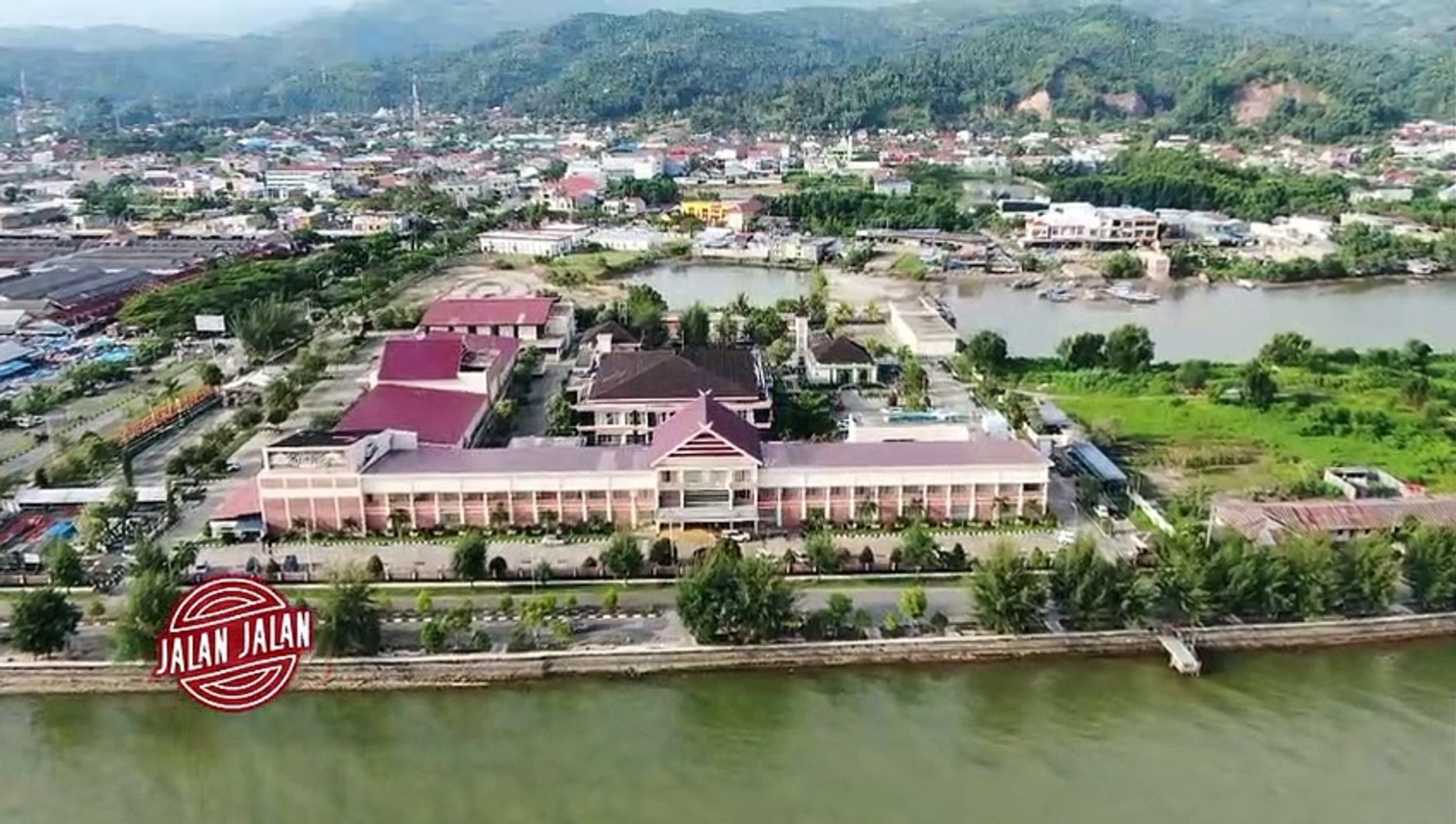 ⁣Review Sutan Raja Hotel Kolaka, hingga Masak Menu Favorit Bareng Chef | JALAN JALAN