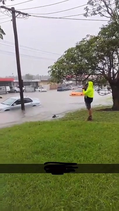 Flooding on Industrial Road, Oak Flats | Februa...