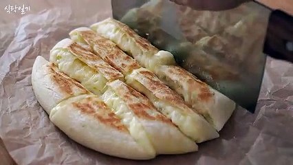_오븐없이!_ 화덕에 구운 것 같은 감자치즈빵! (후라이팬으로 맛있는 빵 만들기, Potato Cheese Bread)
