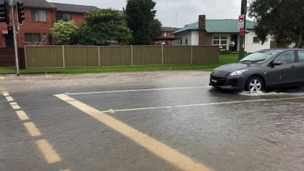 Severe Flash Flooding Hits Unanderra 🌧️ – Watch the Dramatic Footage