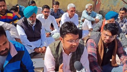 कलक्ट्रेट पर किसानों का चेतनावी धरना-प्रदर्शन