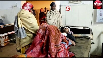 मजदूर की तलाश में जा रहे थे, ऑटो पलटा, दो घायल