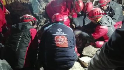 HATAY'DA 10 YAŞINDAKİ MEHMET 65 SAAT SONRA ENKAZDAN SAĞ KURTARILDI