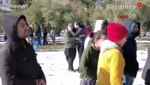Gaziantep dağlık kesimi köylerindeki depremzedelere askeri helikopterle yardım malzemesi ulaştırıldı