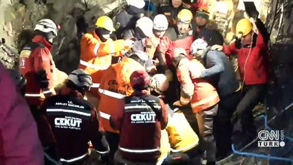 CNN TÜRK, Ali adlı kişinin kurtarılışını görüntüledi