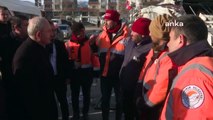 Kılıçdaroğlu'nun dinlediği depremzede: Kimse demiyordu Adıyaman nerede? Oya gelince gelip gözümüzü çıkarıyorlar