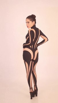 Urfi Javed KILLER Look | Mumbai की सडको पर Urfi का Fashion