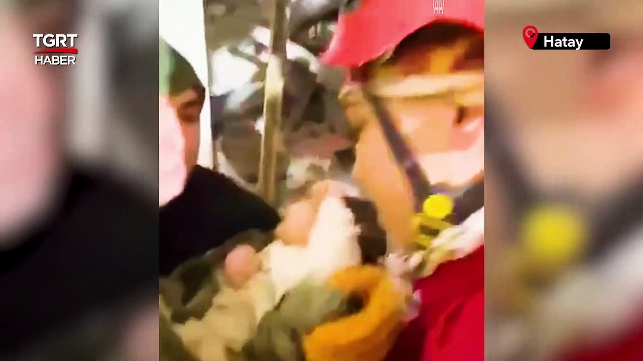 Kosovalı Ekip Enkazdaki Bebeği Öpe Öpe Dışarı Çıkardı: 2 Yaşında Hayata Tutundu - TGRT Haber