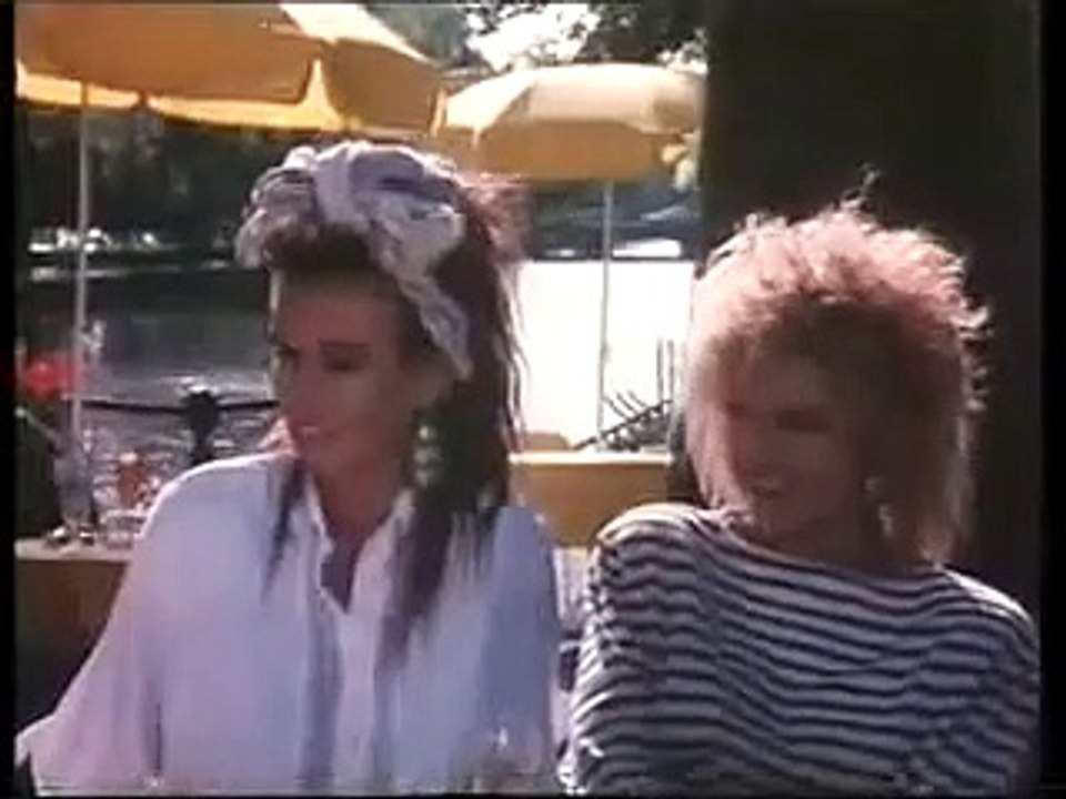 Sturzflug ins Chaos - Wenn schräge Vögel fliegen lernen | movie | 1987 | Official Trailer