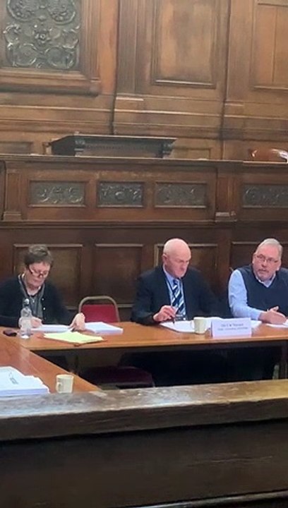 Wakefield Council has apologised after a member of the public was told to stop filming a taxi licensing hearing