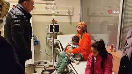 Enkazdan kurtarılan anne ve 2 çocuğu İnegöl'de tedavi altına alındı