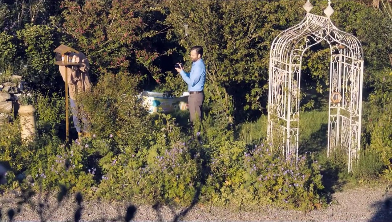 Voll und ganz und mittendrin | movie | 2013 | Official Trailer