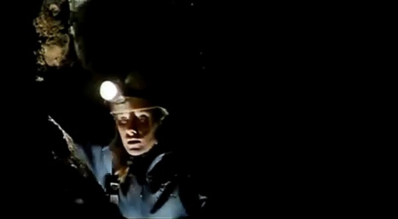 The Descent - Abgrund des Grauens | movie | 2005 | Official Trailer