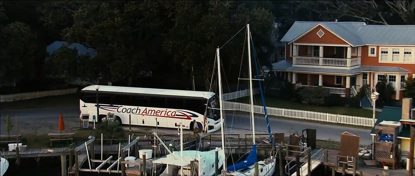 Safe Haven - Wie ein Licht in der Nacht | movie | 2016 | Official Trailer