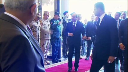لحظة وصول الرئيس السيسي لمقر افتتاح المرحلة الثانية من المدينة الصناعية الغذائية "سايلو فوردز"