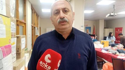 Artvin'de Bulunan Siyasi Parti Temsilcilikleri ve Sendikalar Depremin Yaralarını Sarmak İçin Harekete Geçti