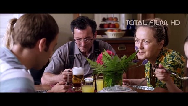 Život je život | movie | 2015 | Official Trailer