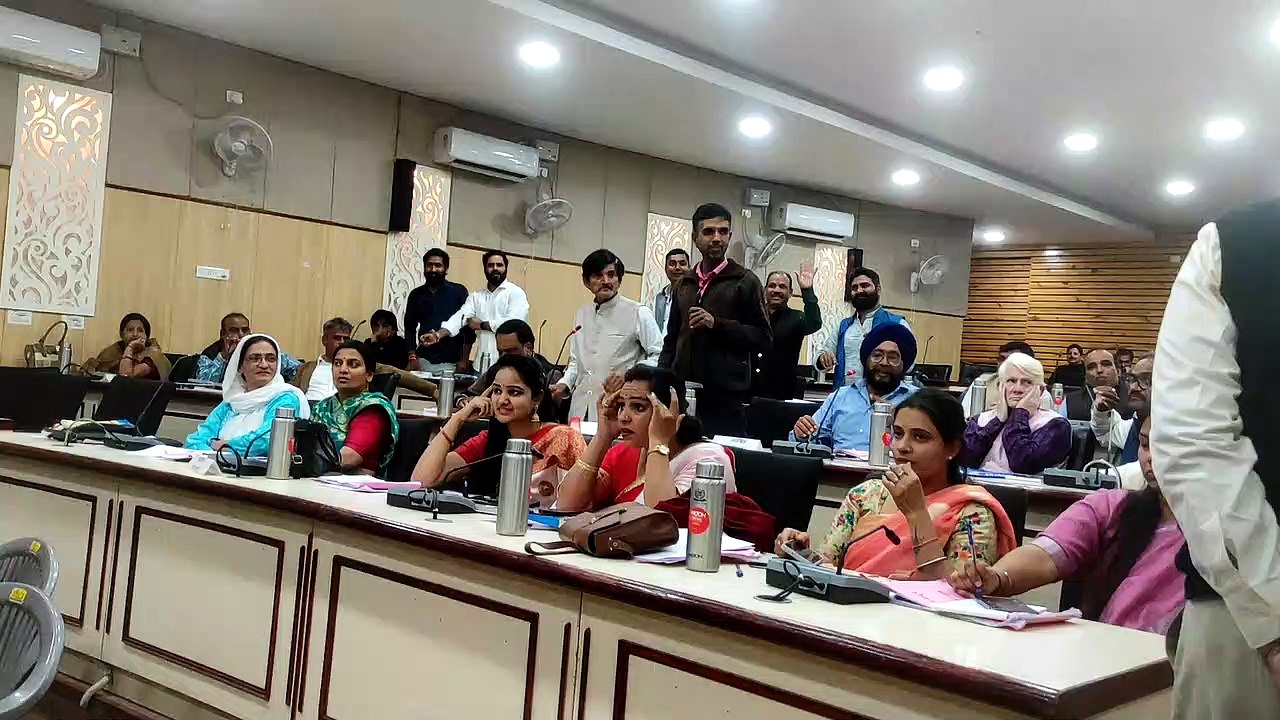 Video... नगर निगम बजट बैठक में वार्ड समस्याओं क...
