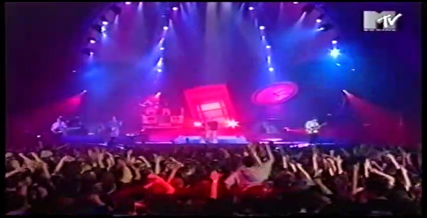 Oasis: All Around the World Live | movie | 1997 | Official Clip