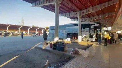 Deprem Bölgesinden Kaçmak İsteyen Depremzedeler Gaziantep Otogarına Akın Etti: "Adıyaman Milleti Yok Oldu, İnsanlar Öldü"