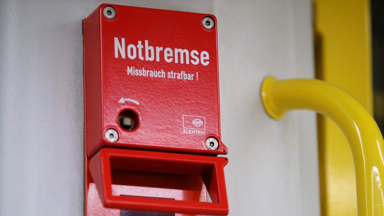 Vergessener Termin löst Zug-Chaos aus: Frau zieht Notbremse