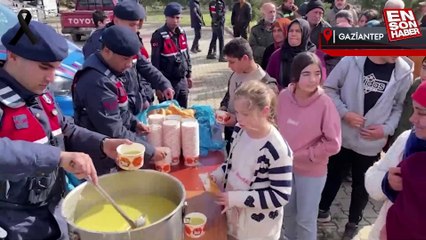 Gaziantep'in İslahiye ilçesinde depremzedeler için çadır kuruldu