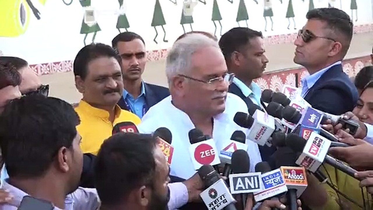 "आखिर ठग महाराज को किसने ठग लिया", रमन सिंह के...