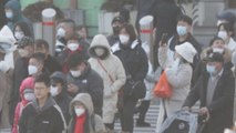 Asia se apega a la mascarilla pese al fin de las restricciones