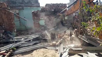 कार्रवाई...15 बीघा में बस रहीं तीन अवैध कॉलोनी ध्वस्त