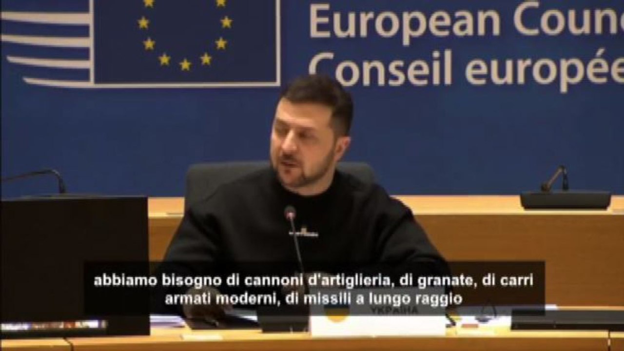 Zelensky ai leader dell'Ue: accelerare invio di armi all'Ucraina