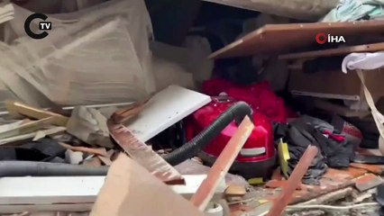 Gardırop askılığı sayesinde enkazdan kurtuldular