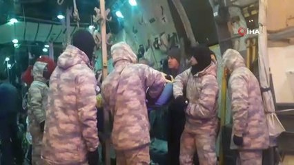 Hava Kuvvetleri'ne ait uçaklar Ankara ve İzmir'e yaralı afetzede taşıdı