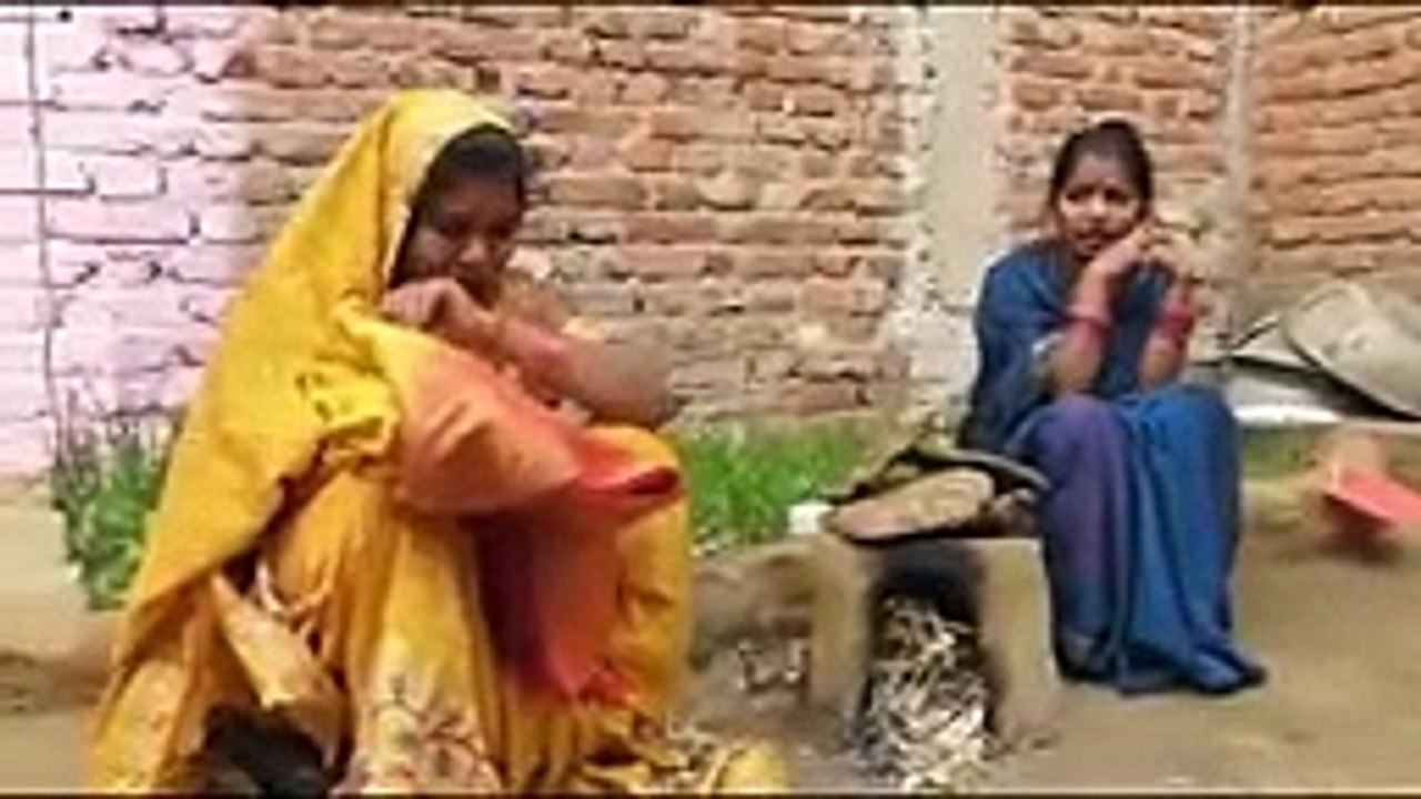नईहर_में_रहने_वाली_ननद,_देखिये_भौजाई_के_आते_ही_शुरू_की_ड्रामेबाजी_।|Gawar_Bhauji_Priti_Singh_Comedy(144p)