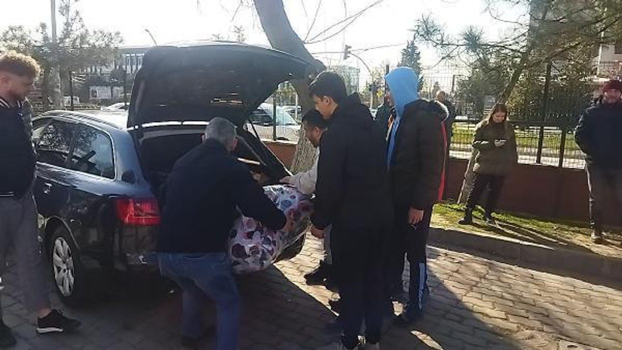 EDİRNE'DE TOPLANAN YARDIMLARA, BULGARİSTAN'DAN SOYDAŞLAR DA DESTEK VERDİ