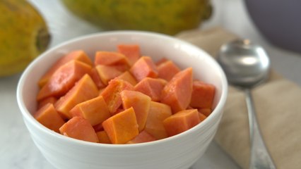 How to Cut Papaya 🍈 and Use It in Recipes