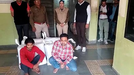 फैक्ट्री और शोरूम से कपड़ा चुराने वाले बदमाशों को दबोचा