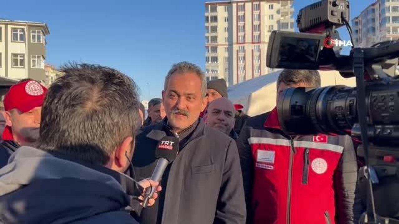 Bakan Özer: "Eğitim öğretime verdiğimiz arayı 20 Şubat'a kadar uzatma kararı aldık"