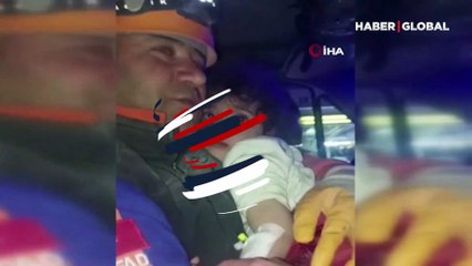 Anne ve 3 yaşındaki kızı enkazdan sağ olarak kurtarıldı