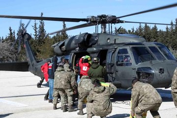 Kızılay ve TSK'dan köylere helikopterle yardım