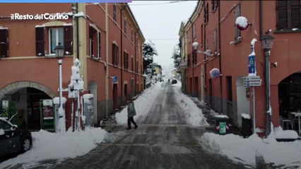 Un giorno con la neve a Cesena e dintorni, tra disagi e scenari da cartolina
