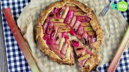 Tarte rustique à la rhubarbe