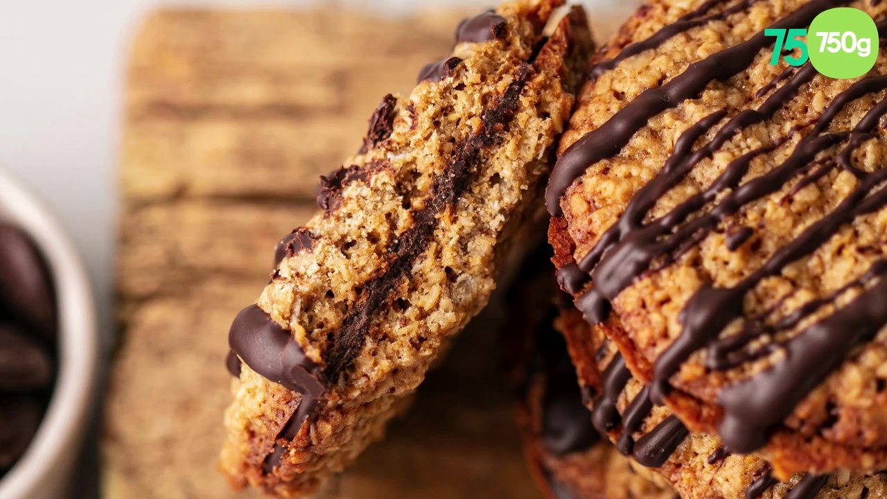 Biscuits aux flocons d'avoine fourrés au chocolat