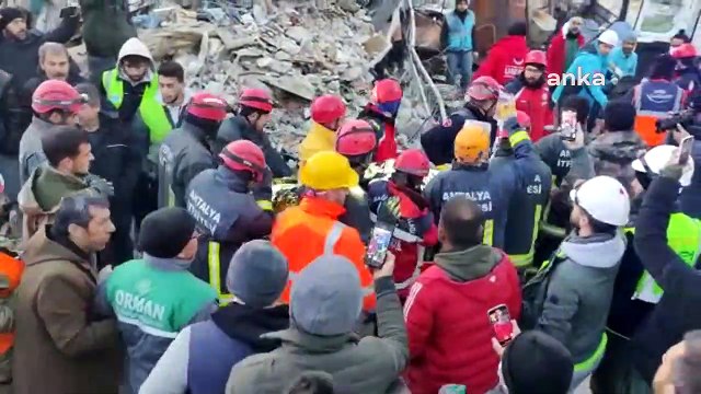 Antalya Büyükşehir Belediyesi İtfaiyesi 86 saat sonra Alkan kardeşleri kurtardı: Sismik dinleme cihazıyla yaşadıkları anlaşıldı