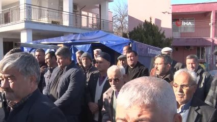 Depremde hayatını kaybeden polis memuru ve öğretmen eşine son görev