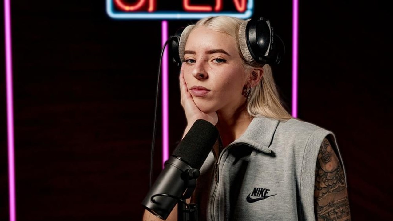 Young Miko "Riri" (En Vivo) | Open Mic