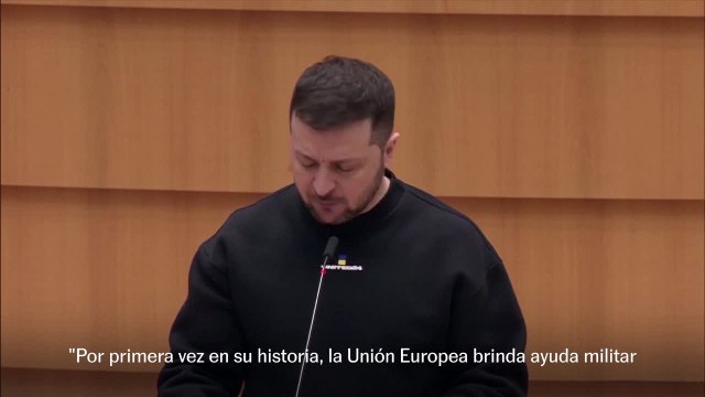 Zelenski recibe una ovación durante su discurso en el Parlamento Europeo