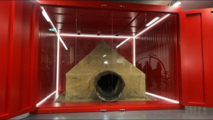 Restaurata a Milano la celebre "tenda rossa" di Umberto Nobile