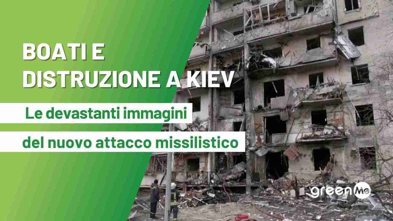 Boati e distruzione a Kiev