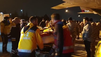 MSB, "Deprem bölgesindeki yaralı vatandaşlarımızın tahliyesi, gece-gündüz demeden aralıksız sürüyor."